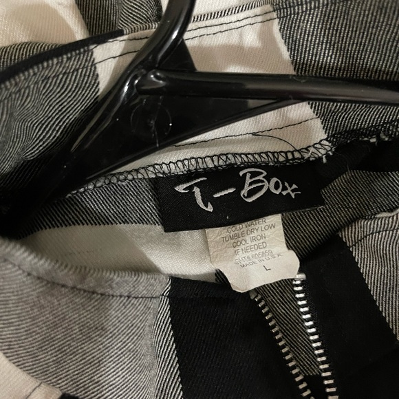 T-Box Jacket - Picture 3 of 3